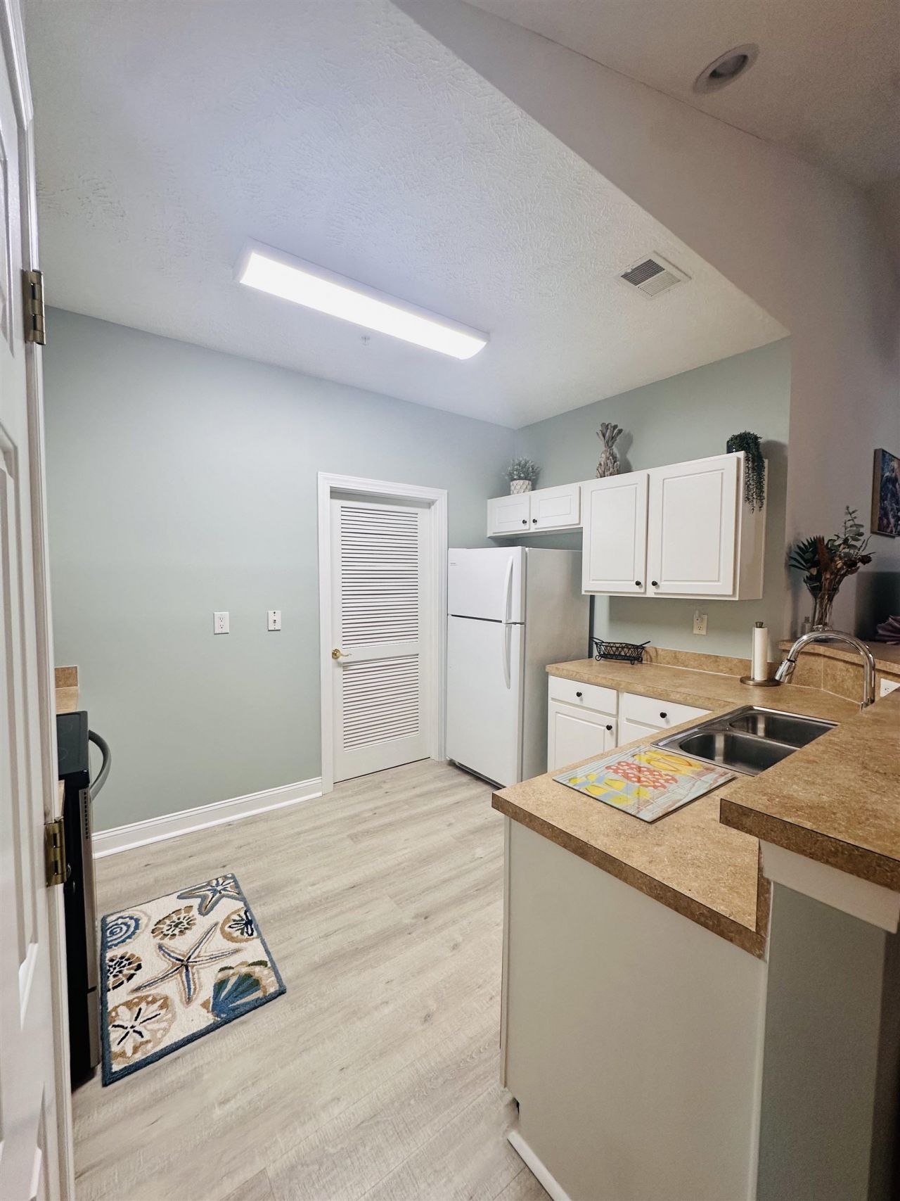 5070 Windsor Green Way  Photo 13