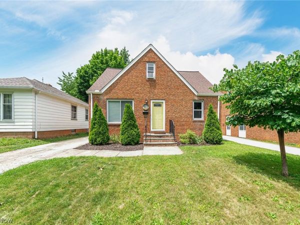 5934 Deering Avenue , Parma Heights, OH 44130