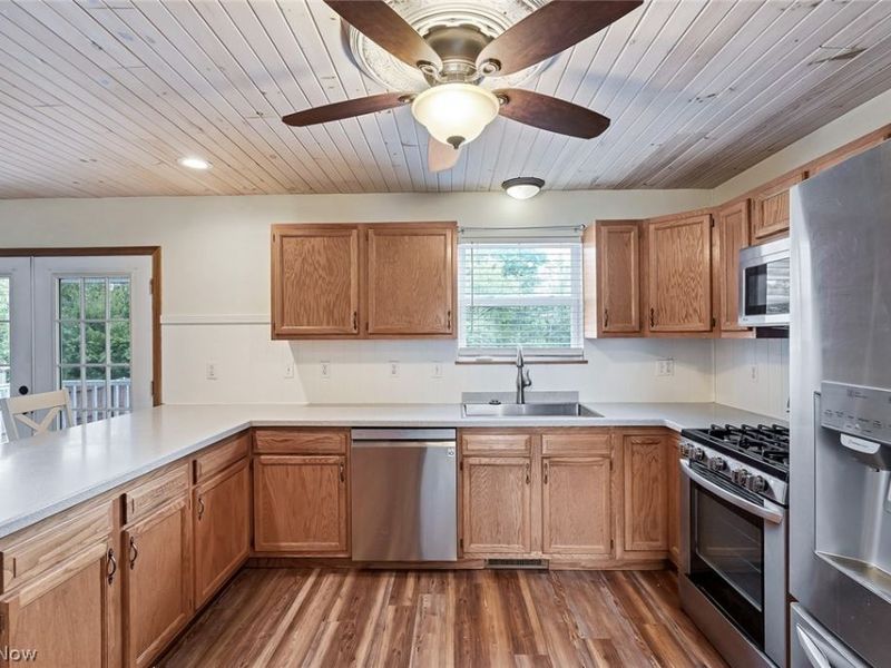 144 Hawkins Lane, Columbiana, OH 44408 Photo 16