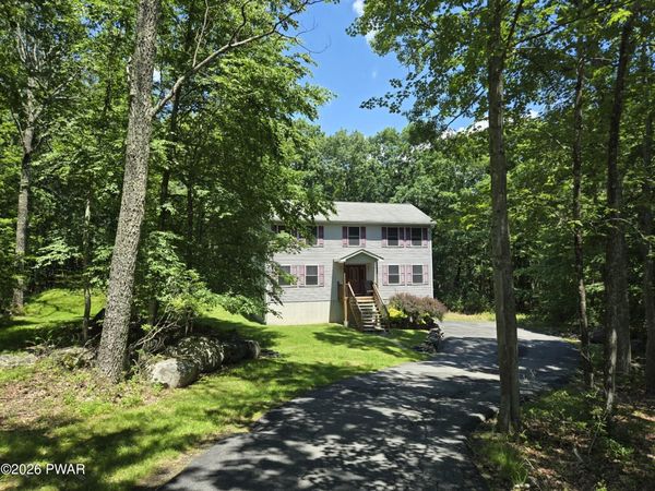 102 Bobwood Lane, Milford, PA 18337