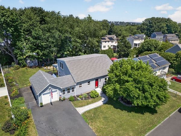 17 Rockwood Ln, Lawrence, MA 01843