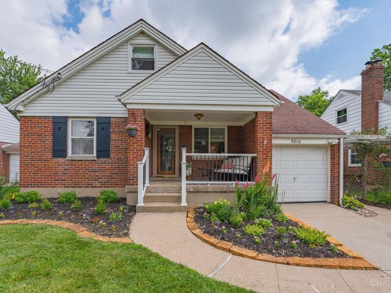 3810 N Broadlawn Circle, Silverton, OH 45236 Photo 1