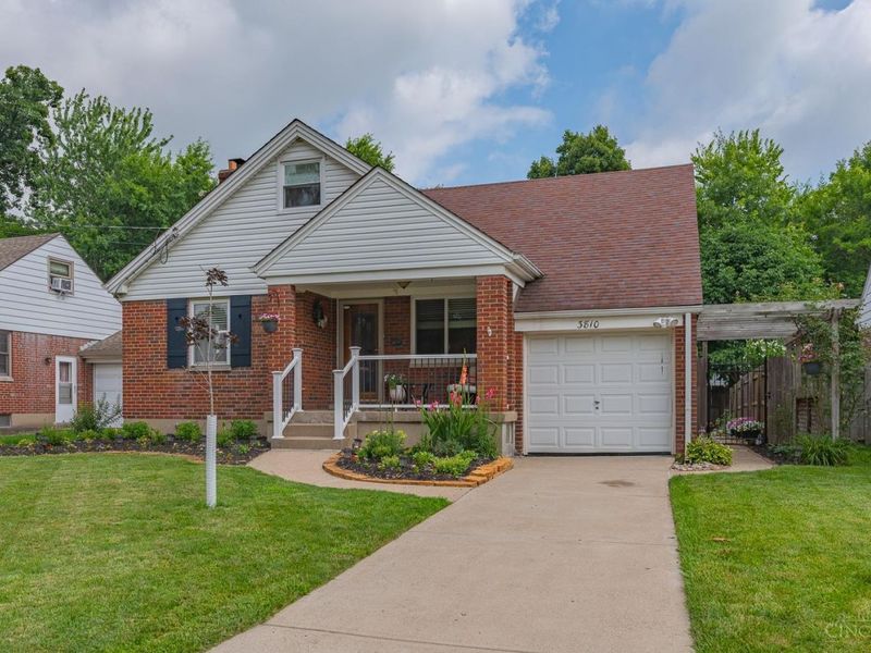 3810 N Broadlawn Circle, Silverton, OH 45236 Photo 2