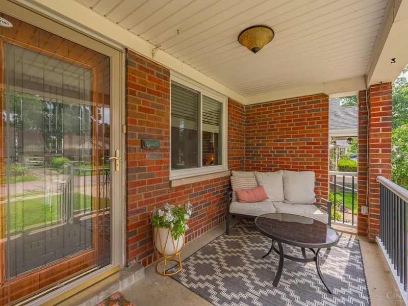 3810 N Broadlawn Circle, Silverton, OH 45236 Photo 4