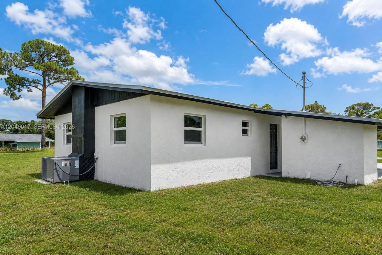 3802 N Avenue N , Fort Pierce, FL 34947 Photo