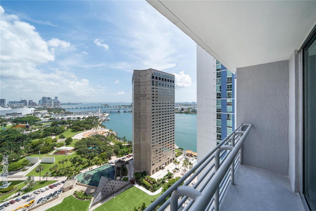 325 S Biscayne Blvd, Unit 2920, Miami, FL 33131 Photo