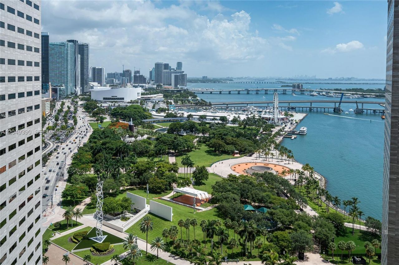 325 S Biscayne Blvd, Unit 2920, Miami, FL 33131 Photo