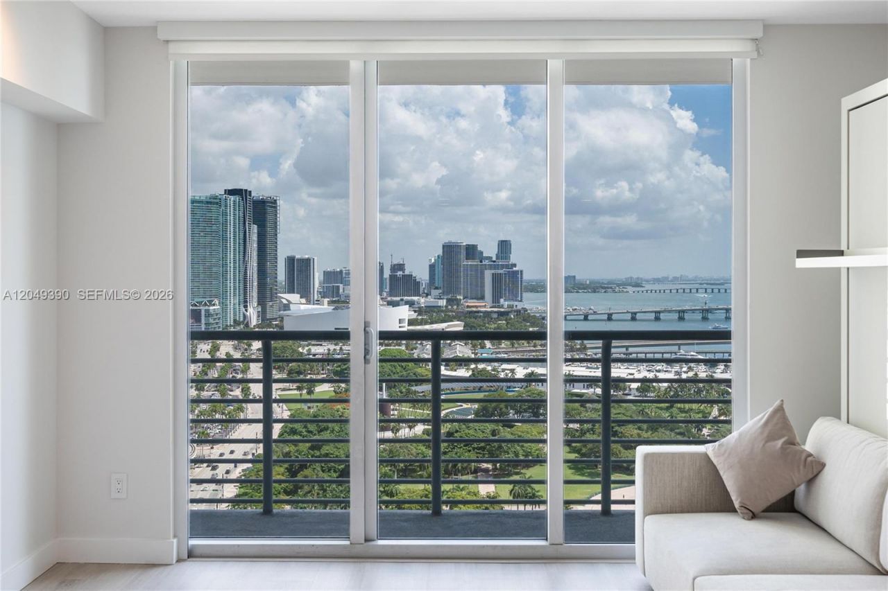325 S Biscayne Blvd, Unit 2920, Miami, FL 33131 Photo