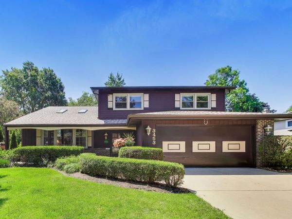3453 River Falls Drive, Northbrook, IL 60062