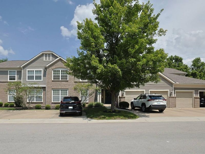 2123 Clareglen Drive, Unit 103, Crescent Springs, KY 41017 Photo 2