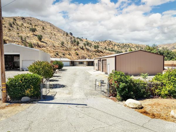 2430 Commercial Avenue, Lake Isabella, CA 93240