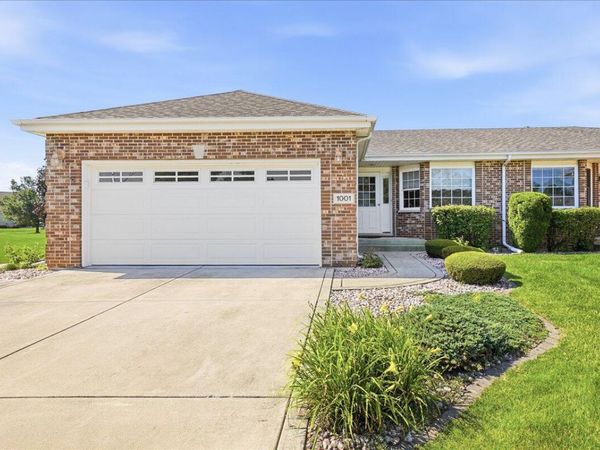 1001 Freedom Circle N , Crown Point, IN 46307