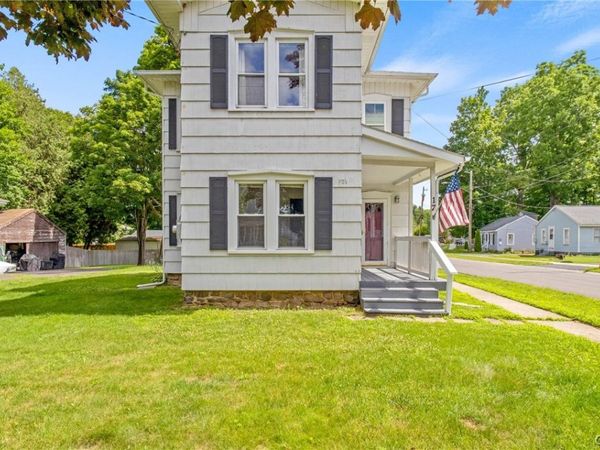 17 Salina Street, Baldwinsville, NY 13027
