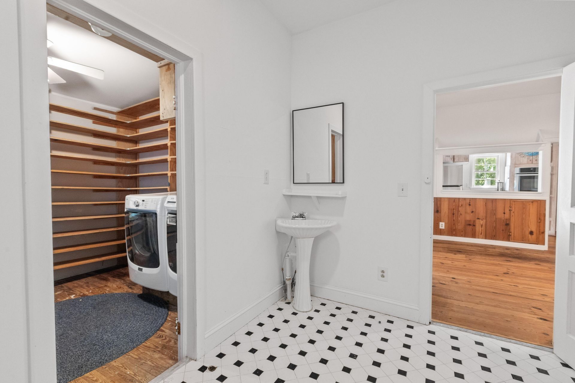 2250 Myrtle Avenue Photo 24