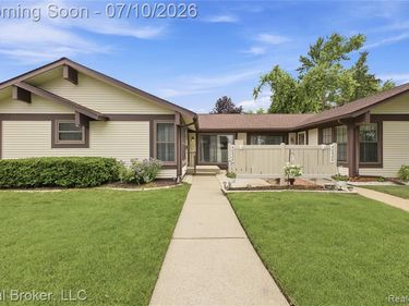 40424 Newport Drive, Plymouth Twp, MI 48170