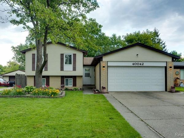 40042 Stimpson Drive, Sterling Heights, MI 48310