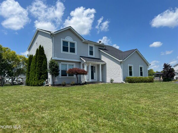 25267 Ramblehurst Drive, Perrysburg, OH 43551