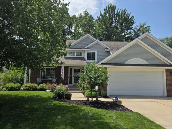 6494 Los Altos Drive NE, Rockford, MI 49341