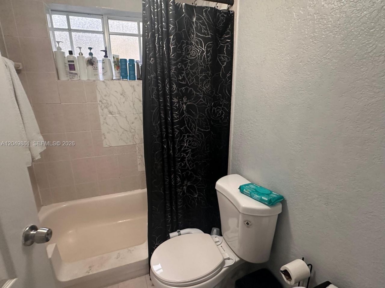 11053 W Okeechobee Rd , Unit 102, Hialeah Gardens, FL 33018 Photo