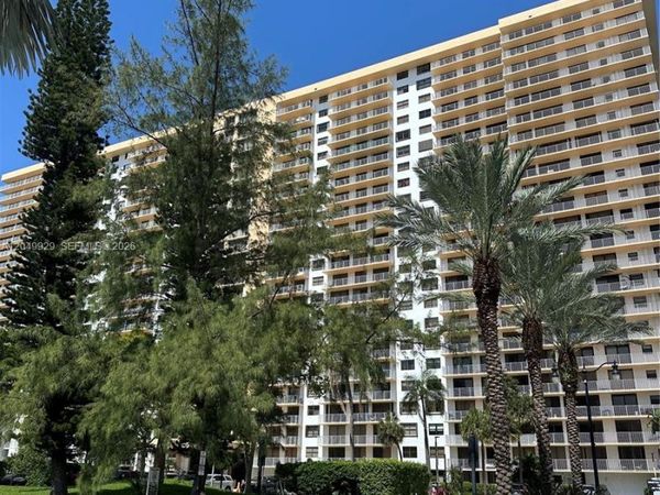 290 174th St , Unit 2207, Sunny Isles Beach, FL 33160