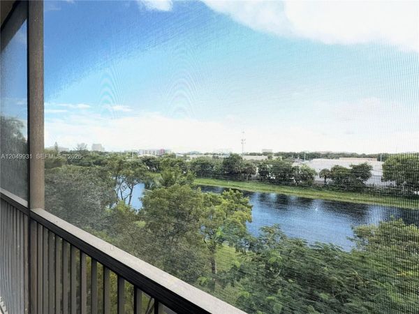 2206 S Cypress Bend Dr, Unit 508, Pompano Beach, FL 33069