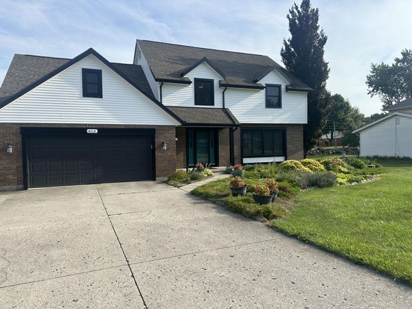 813 N Circle Drive, Wapakoneta, OH 45895