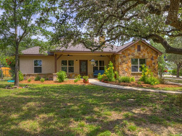 737 LA PALOMA DR, Canyon Lake, TX 78133