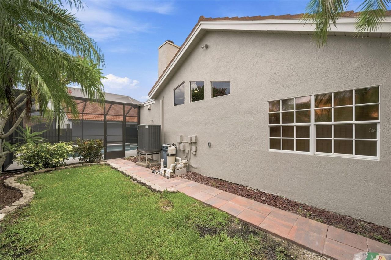 980 Live Oak Avenue Ne, Saint Petersburg, FL 33703 Photo