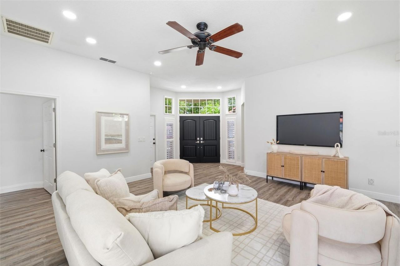 980 Live Oak Avenue Ne, Saint Petersburg, FL 33703 Photo