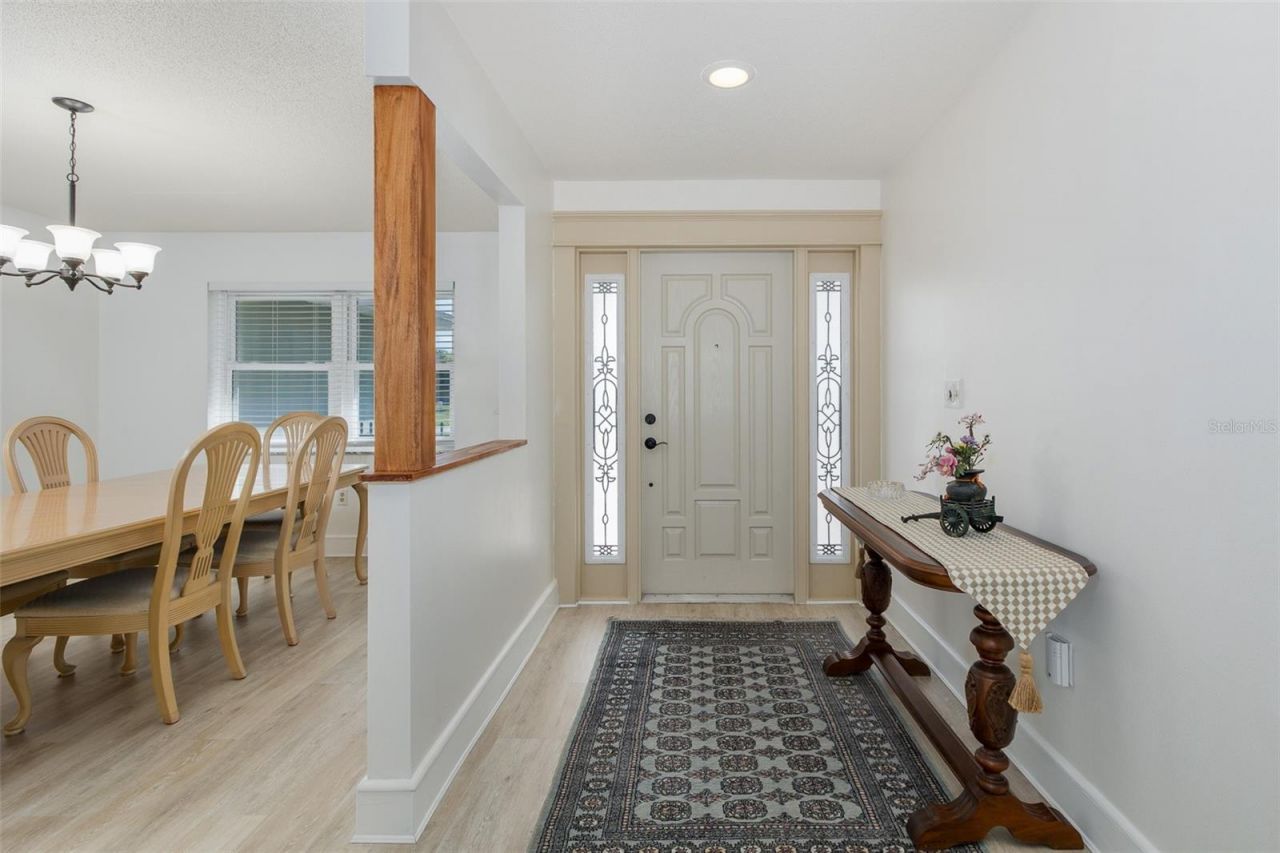 8120 Canterbury Circle, Seminole, FL 33777 Photo