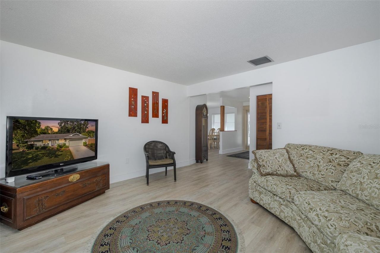 8120 Canterbury Circle, Seminole, FL 33777 Photo