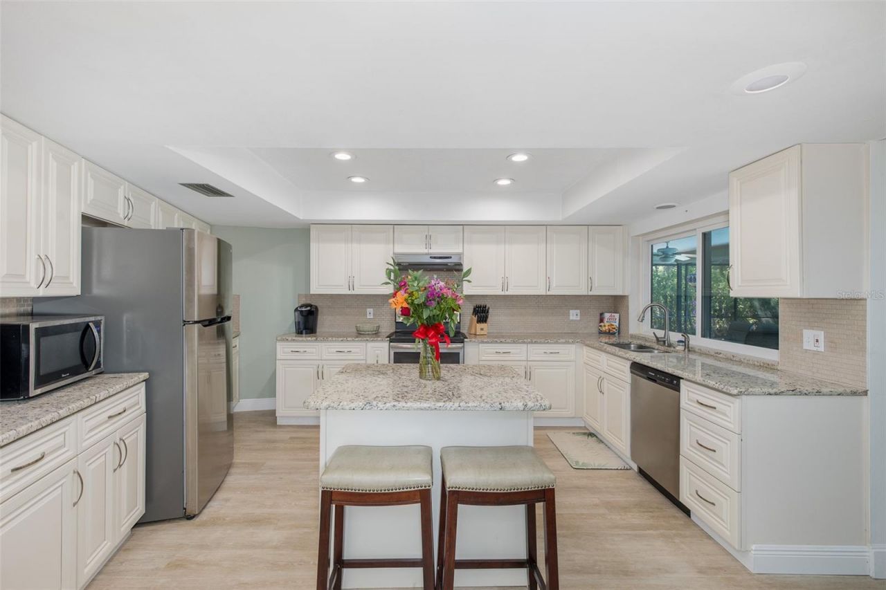8120 Canterbury Circle, Seminole, FL 33777 Photo
