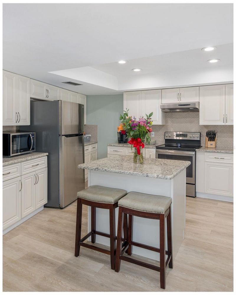 8120 Canterbury Circle, Seminole, FL 33777 Photo