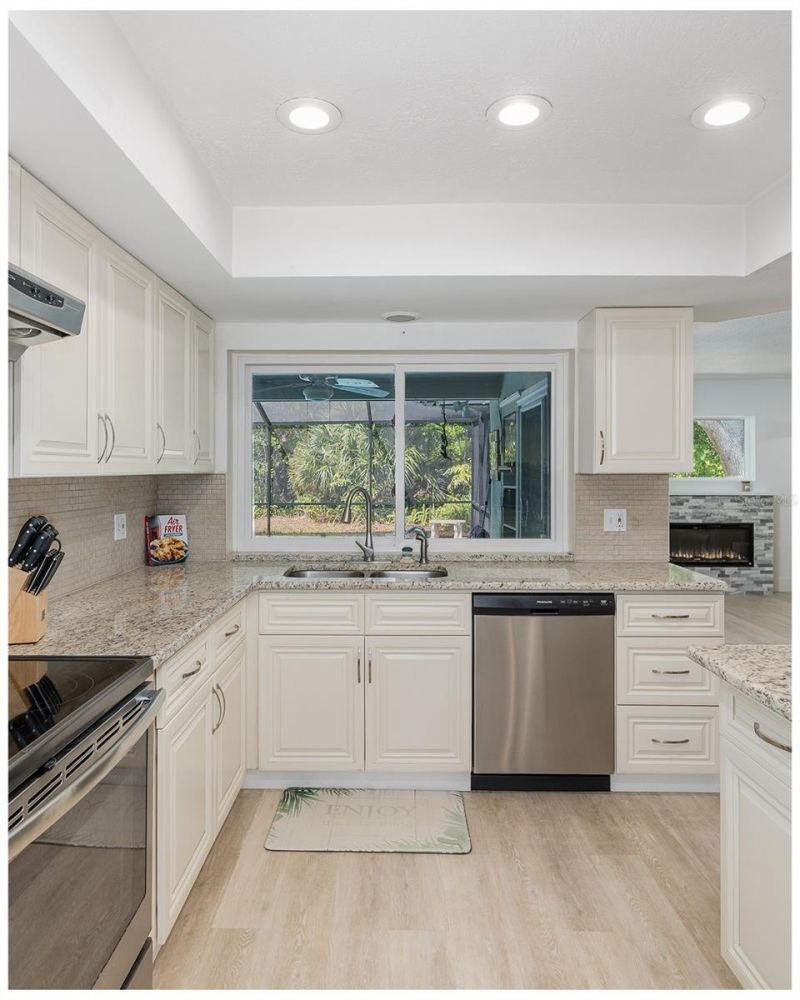 8120 Canterbury Circle, Seminole, FL 33777 Photo