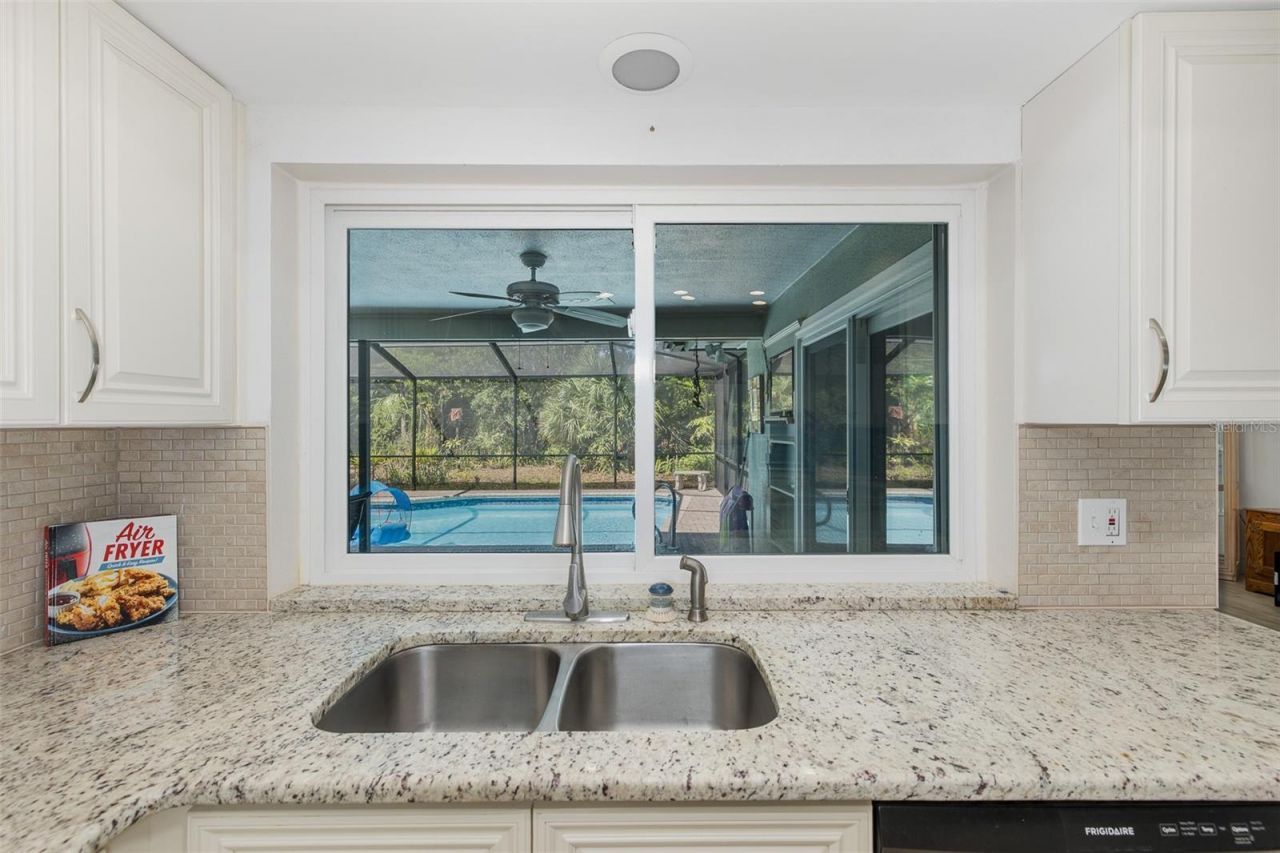 8120 Canterbury Circle, Seminole, FL 33777 Photo
