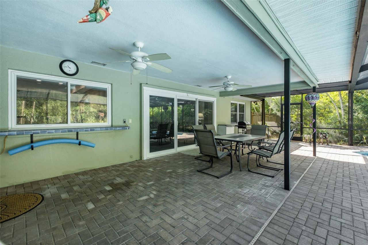 8120 Canterbury Circle, Seminole, FL 33777 Photo