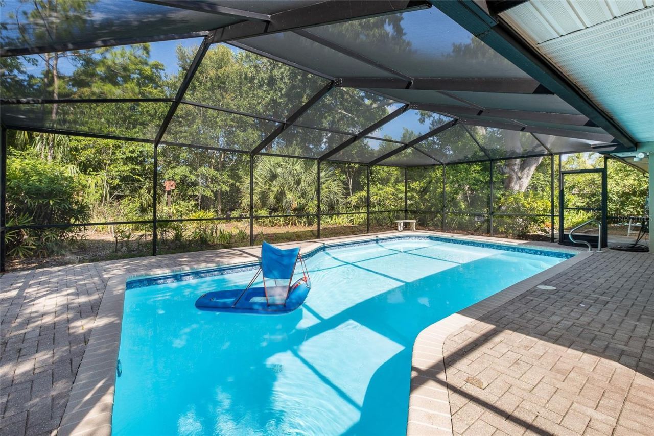 8120 Canterbury Circle, Seminole, FL 33777 Photo