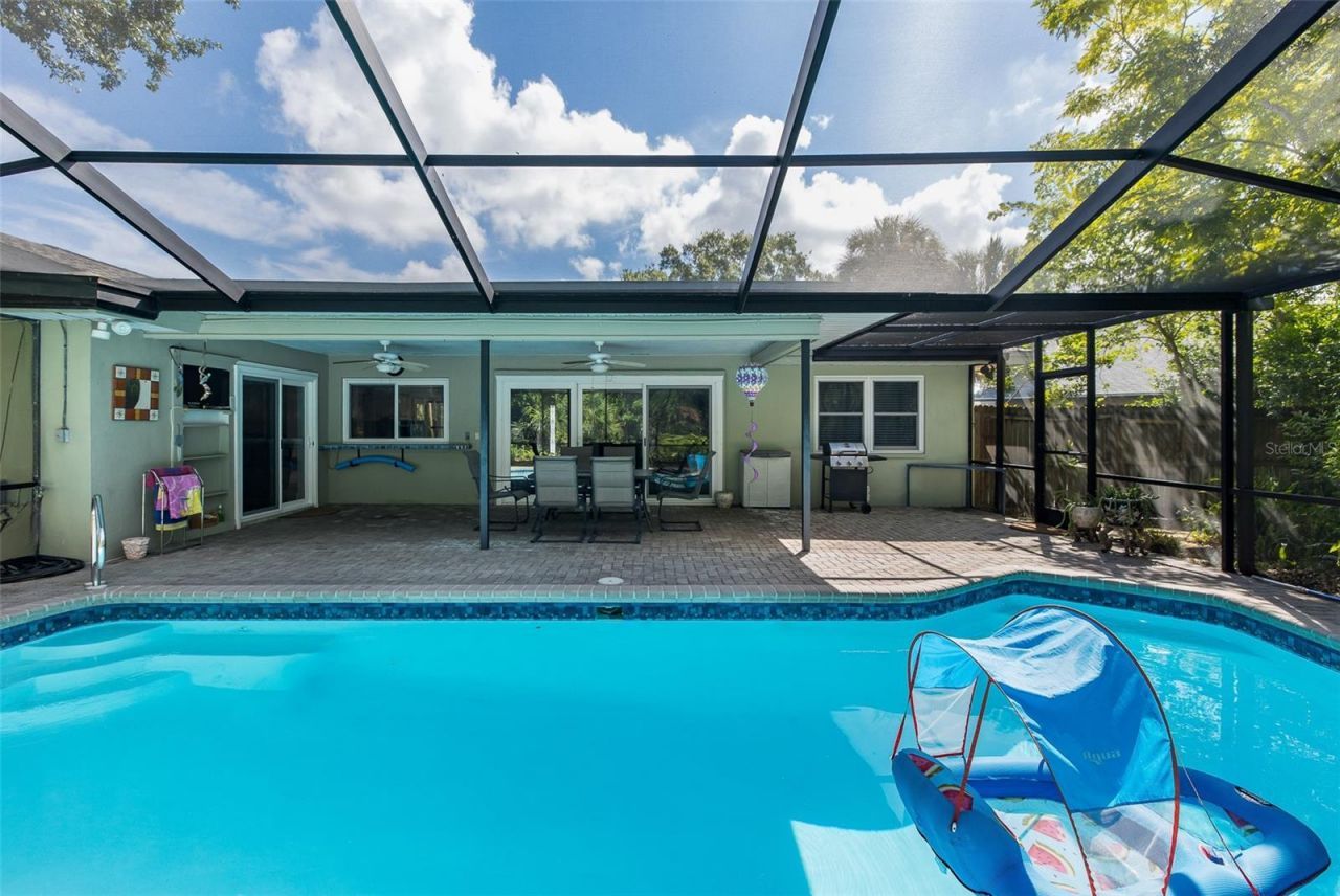8120 Canterbury Circle, Seminole, FL 33777 Photo