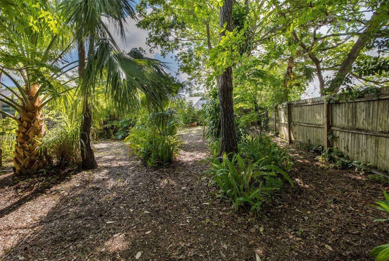 8120 Canterbury Circle, Seminole, FL 33777 Photo