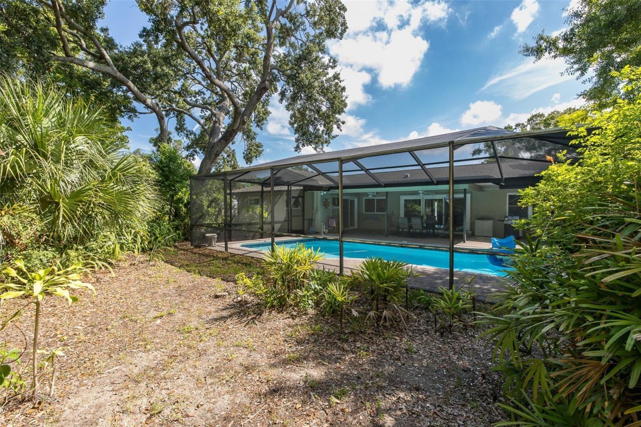8120 Canterbury Circle, Seminole, FL 33777 Photo