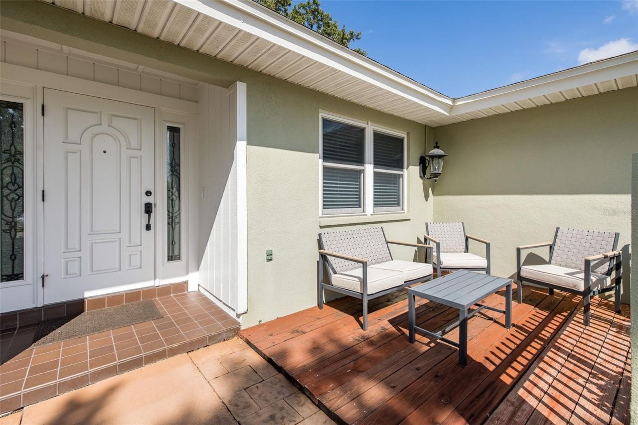 8120 Canterbury Circle, Seminole, FL 33777 Photo