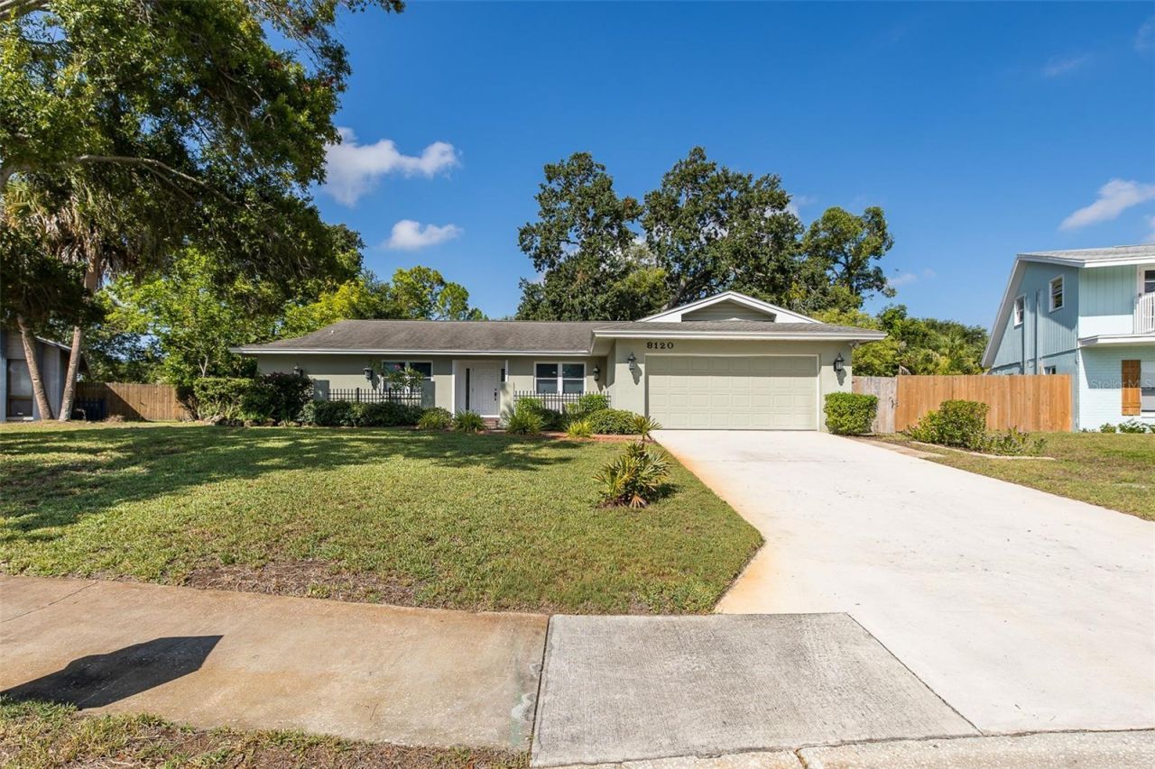 8120 Canterbury Circle, Seminole, FL 33777 Photo