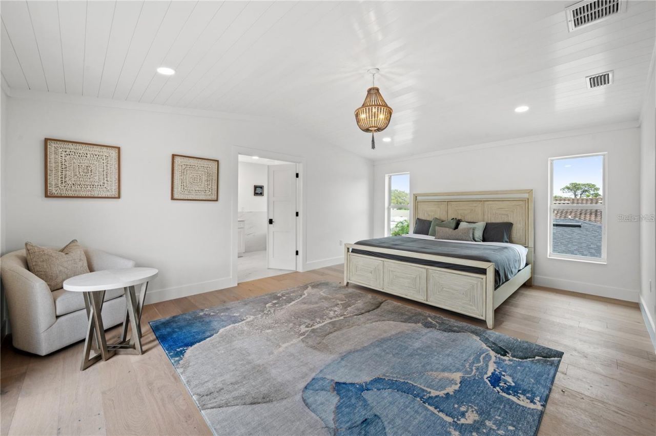 1647 Siesta Drive, Sarasota, FL 34239 Photo