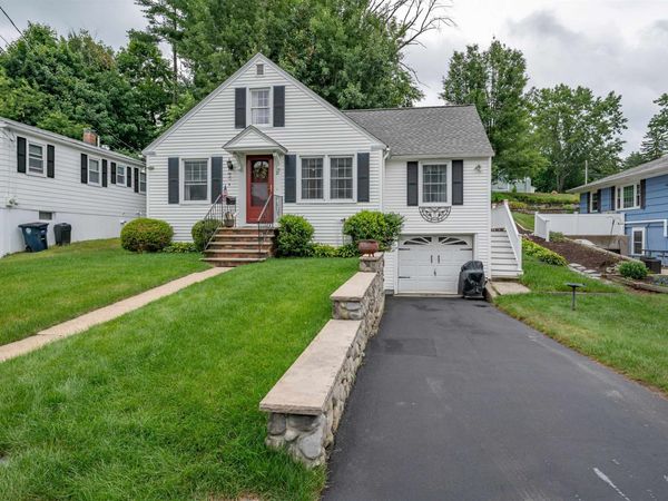 21 Charlotte Avenue, Nashua, NH 03064