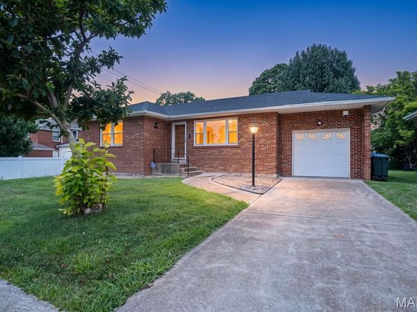 5479 Clifton Avenue, St Louis, MO 63109