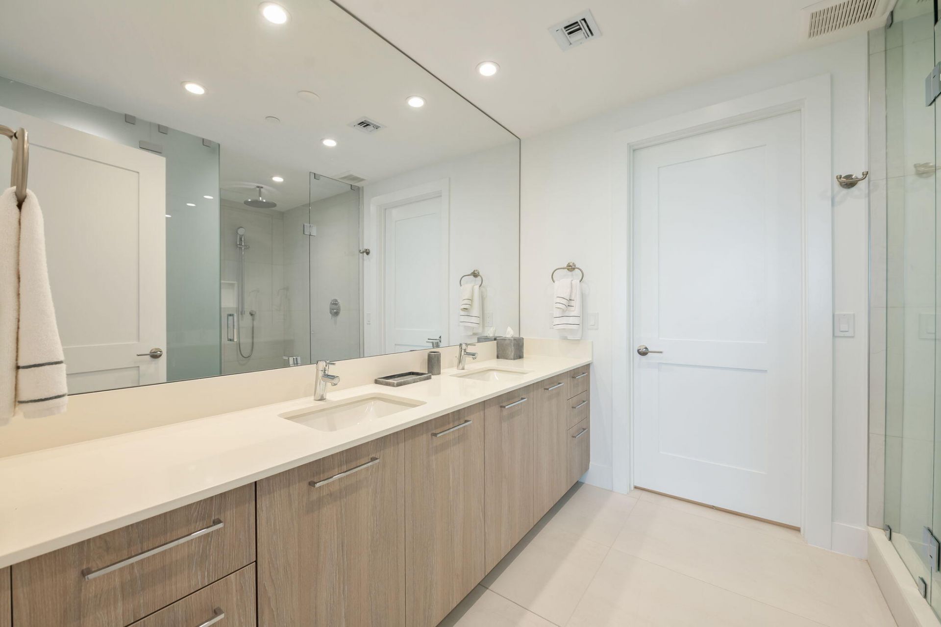 153 N Seabreeze Boulevard, Unit #1903, Fort Lauderdale, FL 33304 Photo