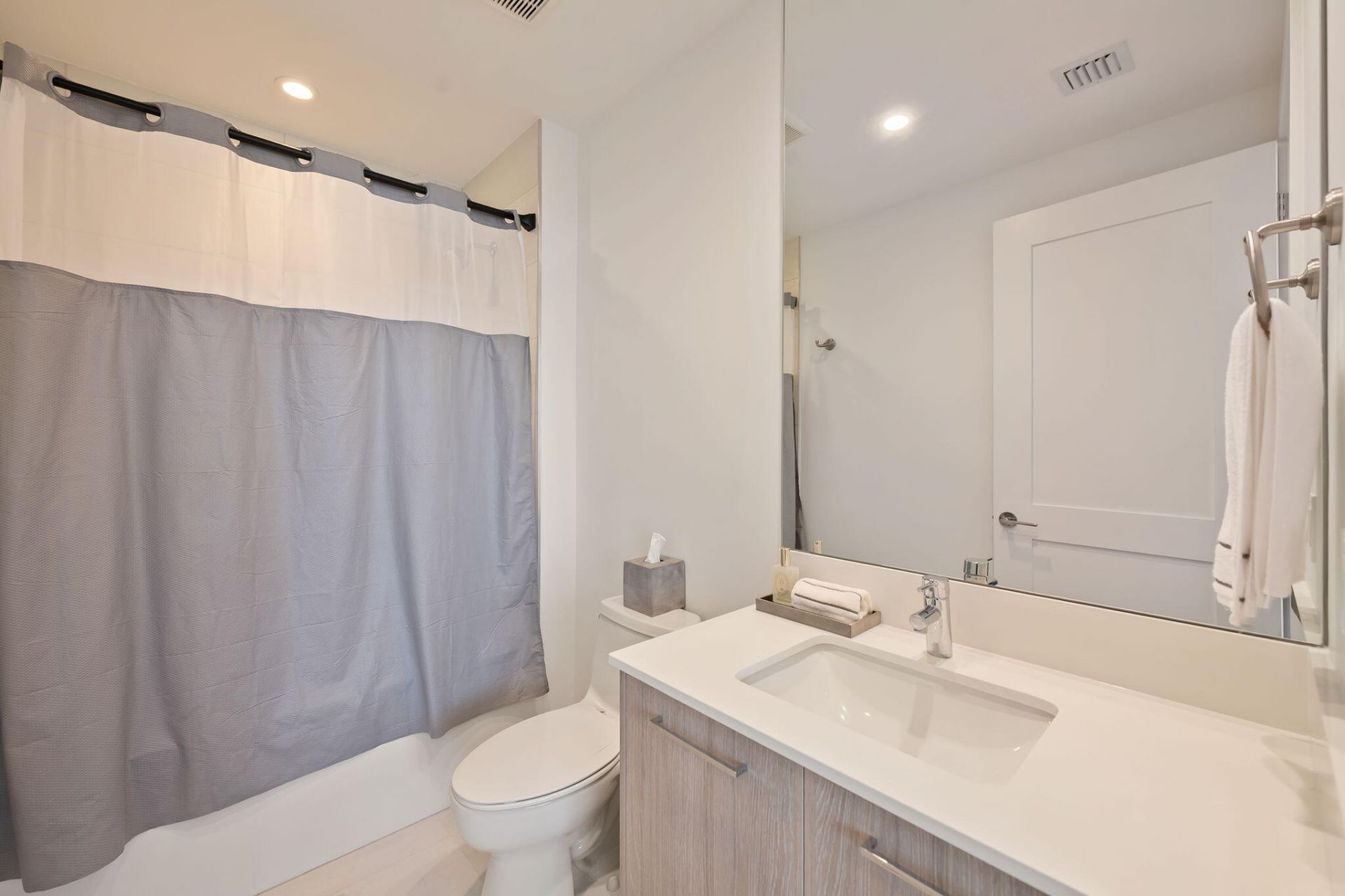 153 N Seabreeze Boulevard, Unit #1903, Fort Lauderdale, FL 33304 Photo