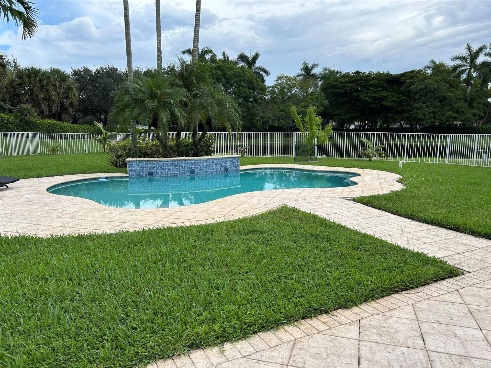 1094 Bluewood Terrace, Weston, FL 33327 Photo