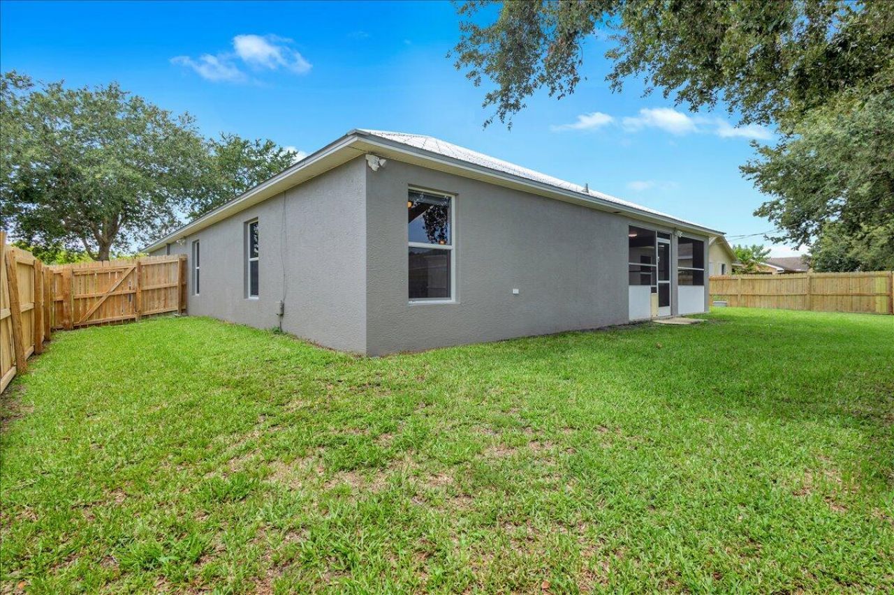 3264 SE Quay Street, Port Saint Lucie, FL 34984 Photo