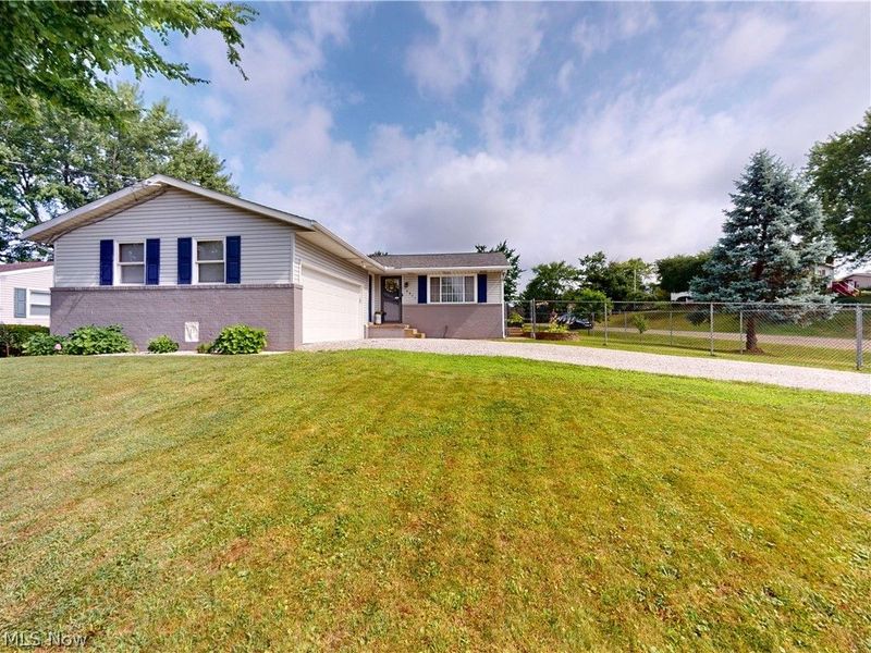 5411 Oakcliff Street SW, Canton, OH 44706 Photo 2